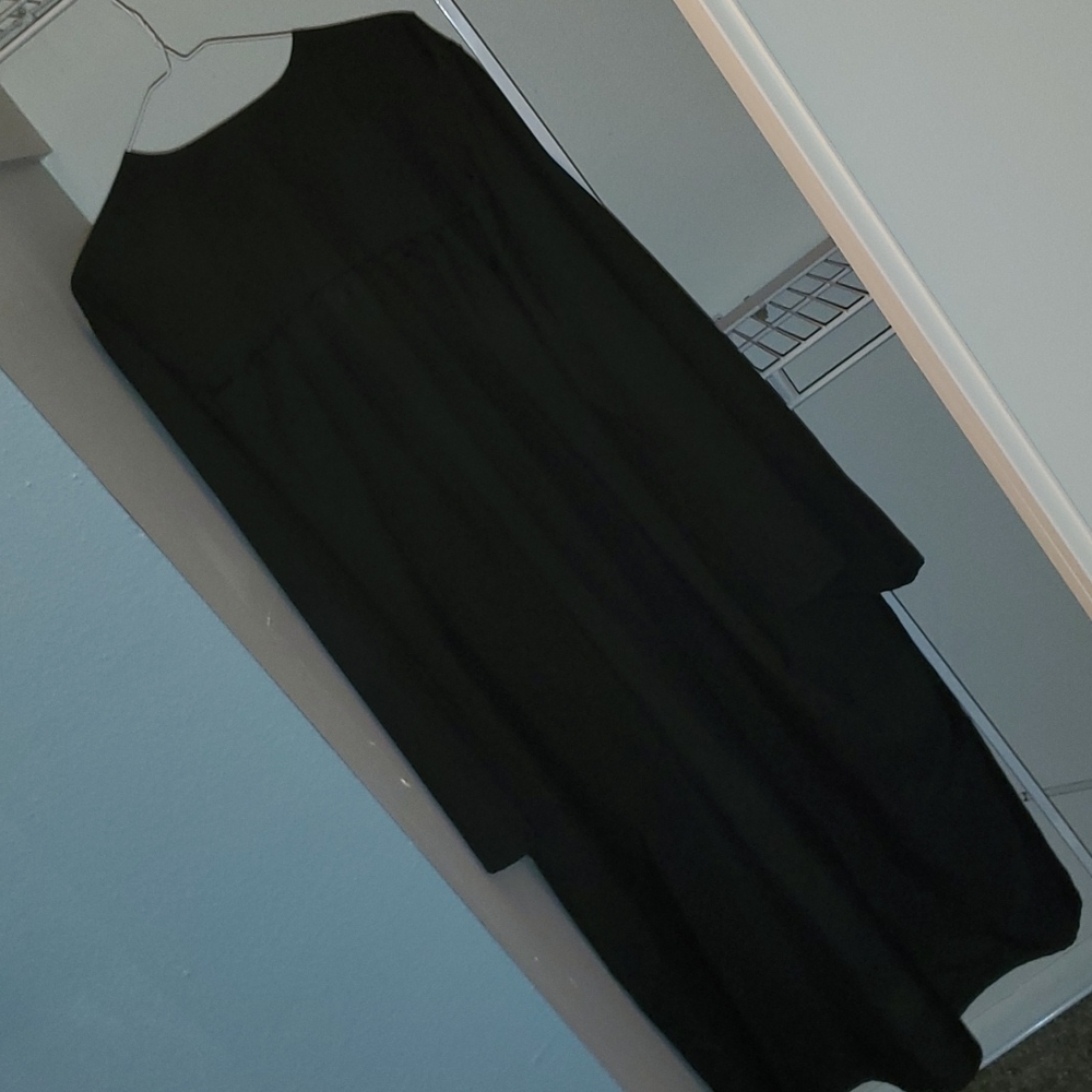 Grad gown - Picture 4 of 4